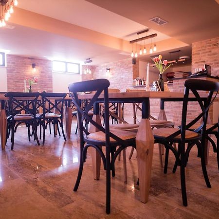 Martini Restaurant & Cazare Sebesel Экстерьер фото