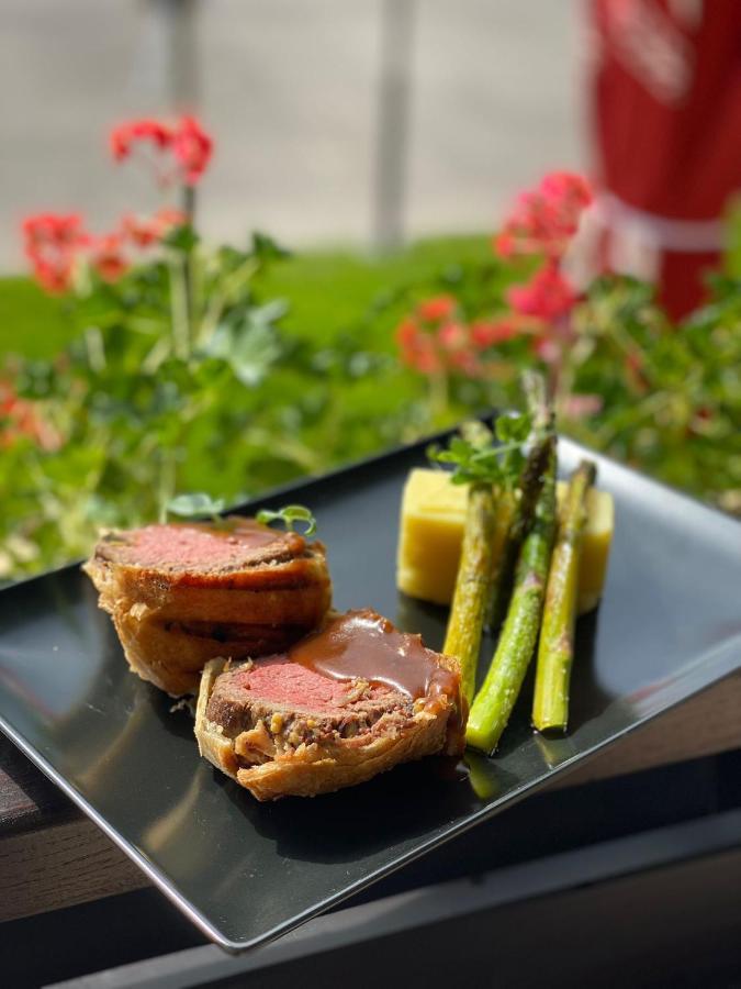 Martini Restaurant & Cazare Sebesel Экстерьер фото