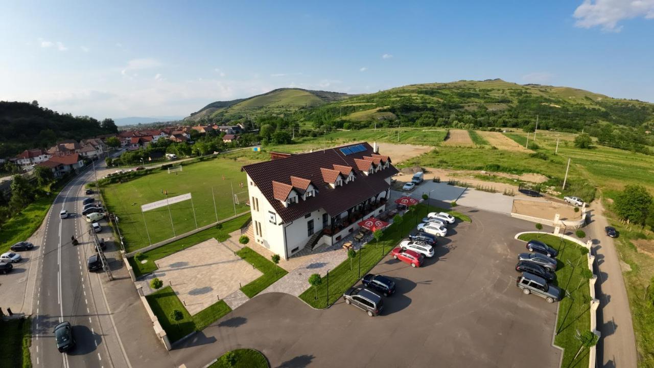 Martini Restaurant & Cazare Sebesel Экстерьер фото